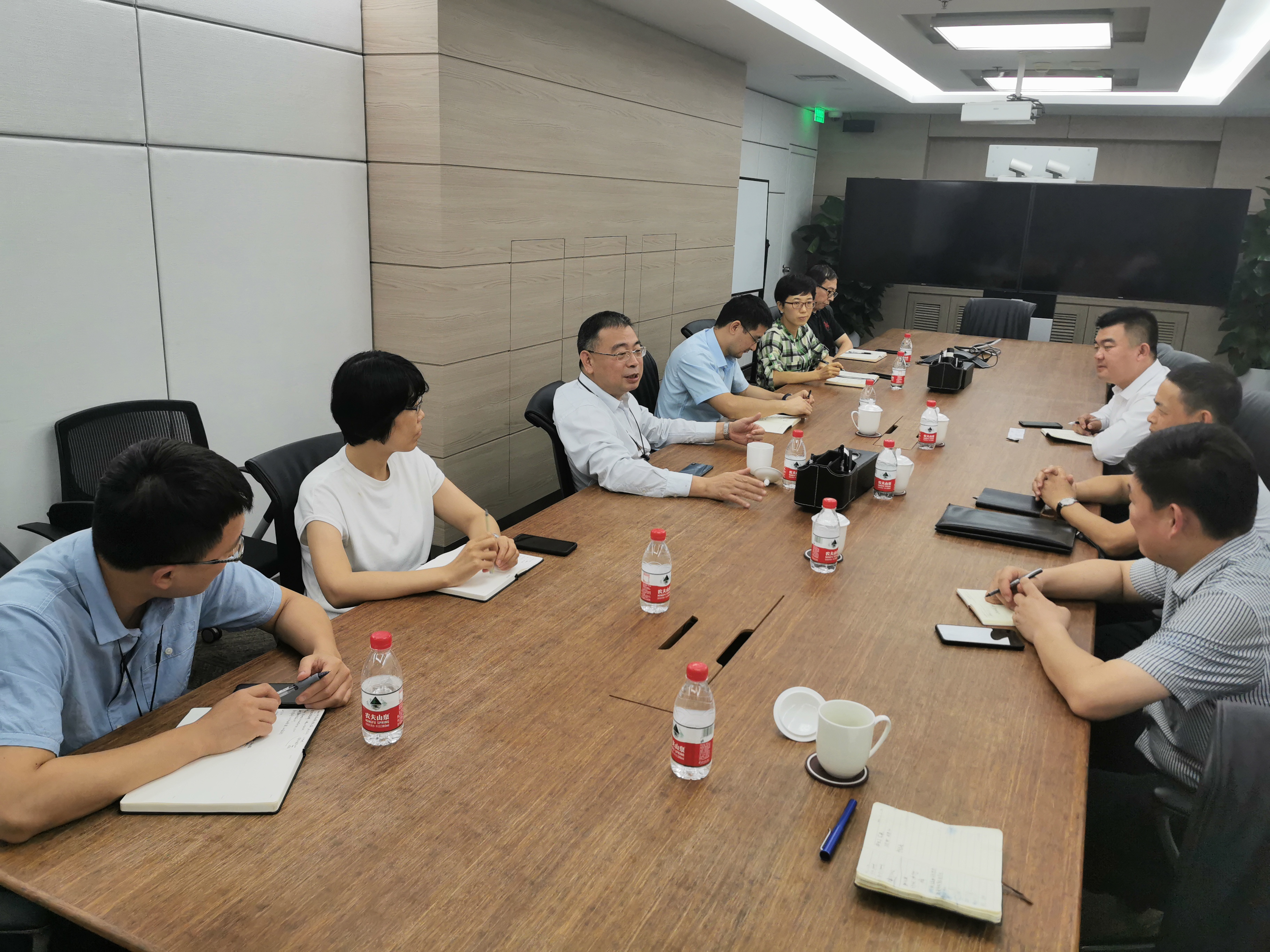 中信金屬股份有限公司與日照港集團(tuán)有限公司開展交流